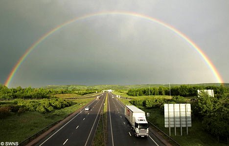 woningbouw  bouwkundig adviesburo  bouwtechnisch adviesbureau  adviesbureau bouw  peree regenboog pereegenboog snelweg vrachtwagen